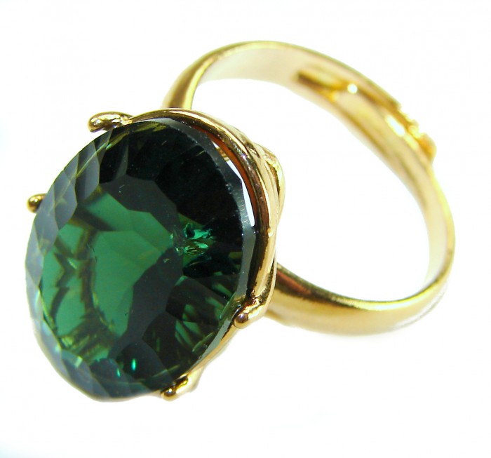 Exotic Beauty oval cut 17.5 carat Helenite .925 Sterling Silver dipped in Real Gold handmade Ring s. 9 - Close-up of Exotic Beauty 17.5 carat Helenite ring on .925 sterling silver