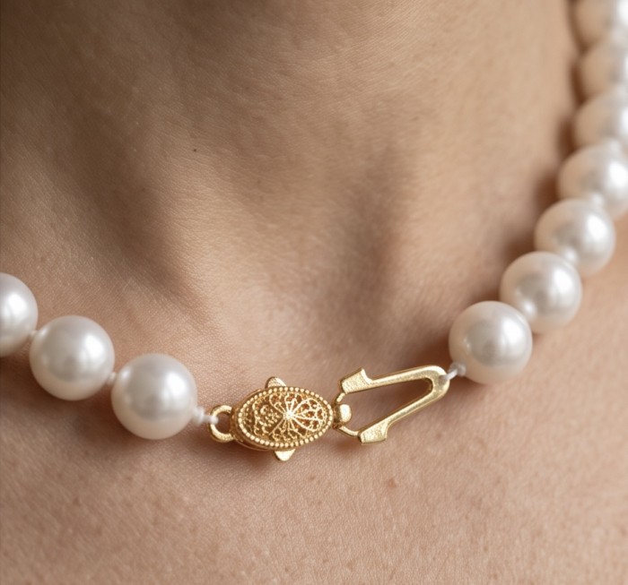 Top quality Natural fresh water pearl 10K Gold over .925 Sterling Silver handcrafted necklace - Clasp detail of pearl necklace with 10K gold over .925 silver.