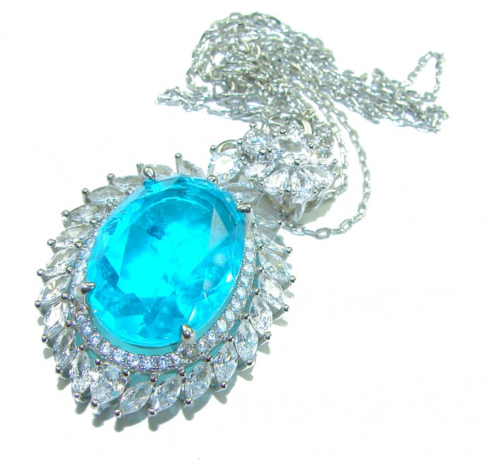 A Wild Ocean genuine 18.4 carat Paraiba Tourmaline .925 Sterling Silver handmade Statement necklace - Necklace with Paraiba Tourmaline and diamonds, close-up on stone and setting