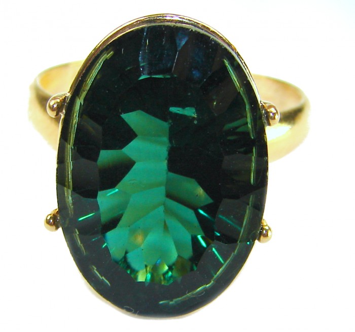 Exotic Beauty oval cut 17.5 carat Helenite .925 Sterling Silver dipped in Real Gold handmade Ring s. 9 - Close-up of Exotic Beauty oval cut 17.5 carat Helenite ring.