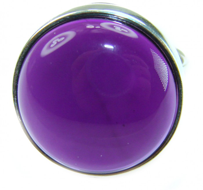 Purple Full Moon 25.2 carat Amethyst .925 Sterling Silver Handcrafted Large Ring size 7 - Close-up of purple amethyst stone set in .925 sterling silver ring.