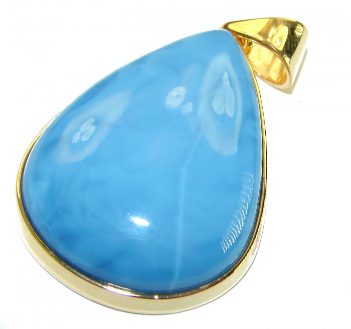 Seaside authentic 36.5 carat Aquamarine 14K Gold over .925 Sterling Silver Handcrafted pendant - Aquamarine pendant close-up, 14K gold setting