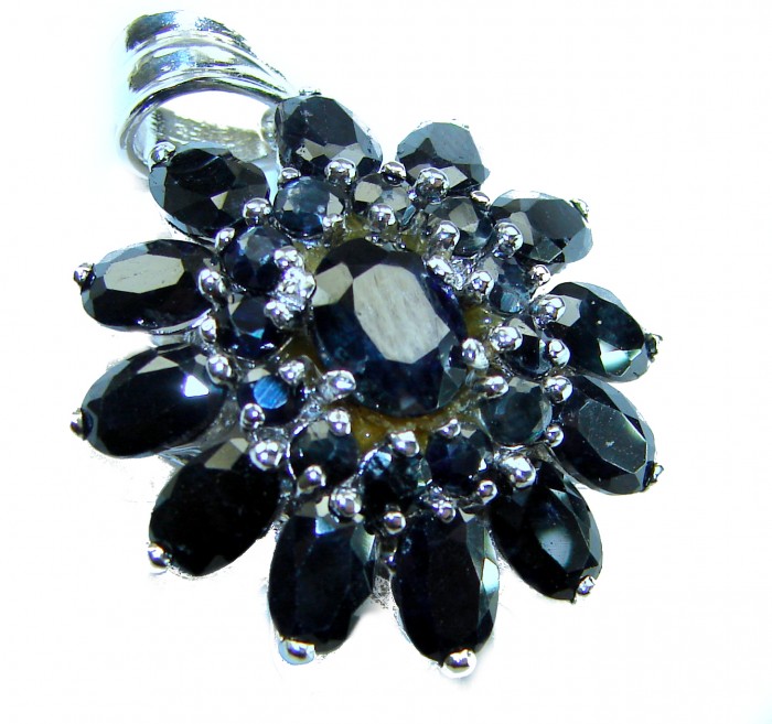 Melody - Vintage Design 10.4 CARAT Sapphire .925 Sterling Silver handcrafted Pendant - Close-up of Melody vintage sapphire pendant with silver setting.