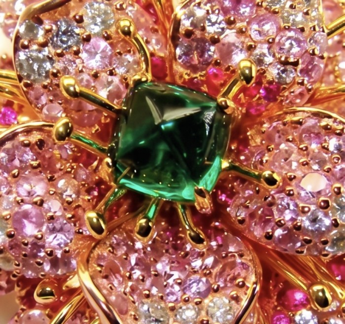 Giovanna - Authentic 4.2 carat Emerald .925 Sterling Silver dipped in 22K Rose Gold handcrafted Brooch - Stone close-up of Giovanna 4.2 carat Emerald in .925 Sterling Silver