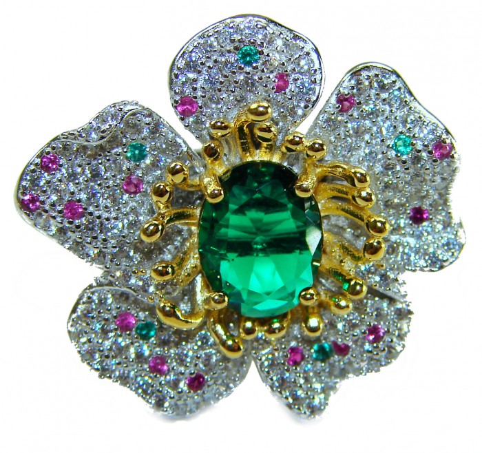FLOWER - 4.8 carat Authentic Emerald 2 TONES .925 Sterling Silver Handcrafted Ring size 6 1/4 - Emerald flower brooch close-up with gold accents and sparkling stones.
