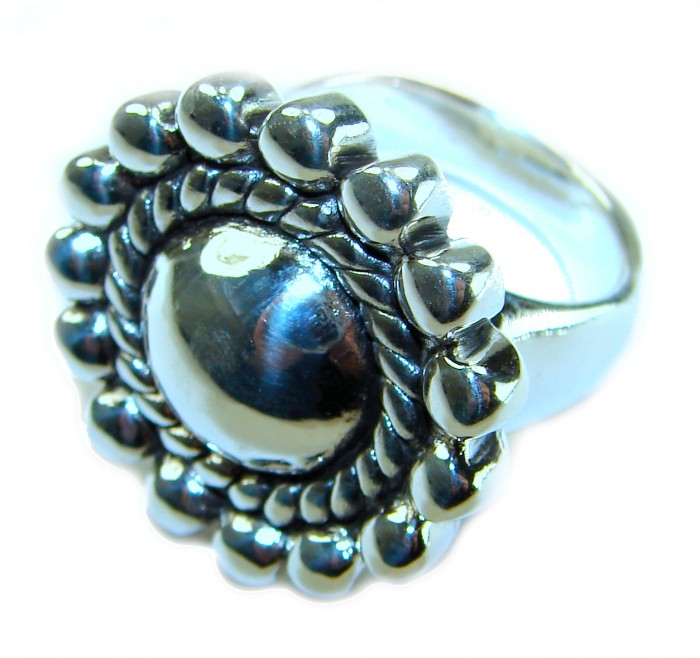 Perfection - Bali made .925 Sterling Silver handcrafted Ring s. 7 - Close-up of Bali .925 Sterling Silver handcrafted ring with bead detailing.