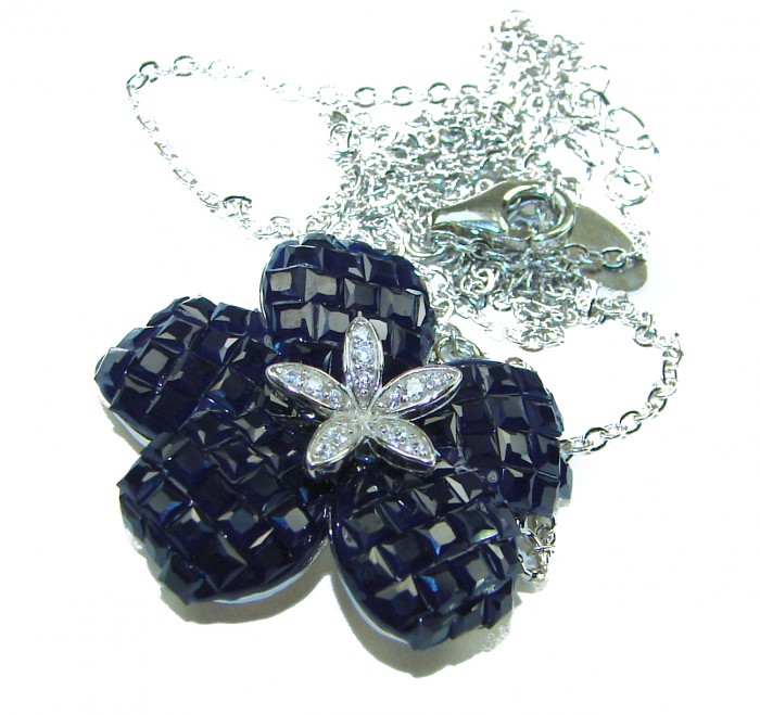 Blue Flower 19.2 carat natural Sapphire .925 Sterling Silver handcrafted Necklace - Blue flower sapphire pendant with silver chain, top view.