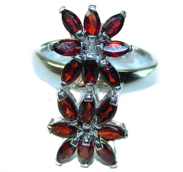 Penelope Authentic 10.5 carat faceted Garnet .925 Sterling Silver handcrafted ring size 8 - photo 2