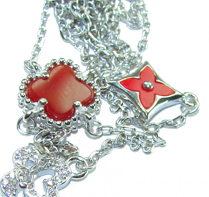 Outstanding 20 inches long Carnelian Lucky Four Leaf Clover .925 Sterling Silver necklace - Carnelian clover and chain close-up with ornate silver details