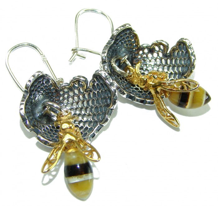 Very Special product - Wonderful Bees Baltic Amber .925 Sterling Silver entirely handcrafted earrings - Honeycomb earrings with amber bees, top view.