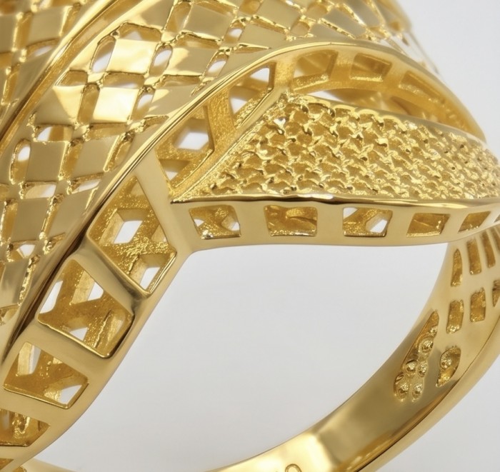 Dubai Style .925 Sterling Silver dipped in 22K Gold handmade Large ring size 8 - Close-up of intricate gold-plated sterling silver ring detailing.