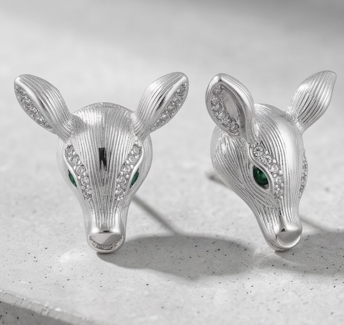 Deer'S Head 0.7 carat Emerald .925 Sterling Silver handmade Statement earrings - Front view of deer head earrings in sterling silver with emeralds.