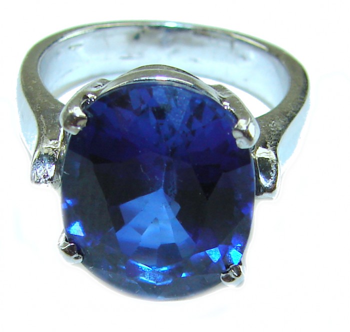 Authentic 18.5 carat Kyanite .925 Sterling Silver handcrafted Ring size 6 1/2 - Close-up of 18.5 carat Kyanite ring in .925 Sterling Silver setting.