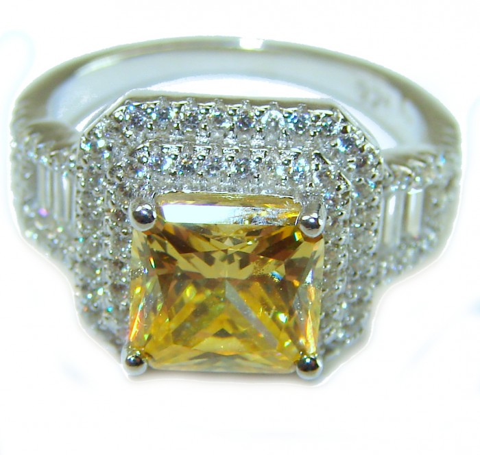 Splendid princess cut 6.2 carat yellow Sapphire .925 Sterling Silver brilliantly handcrafted ring s. 7 - Close-up of a 6.2 carat yellow sapphire ring with diamond accents