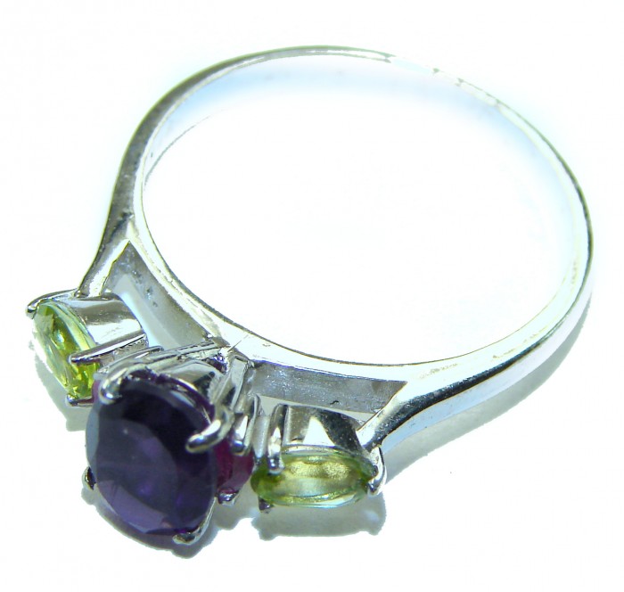 3.8 carat Purple Amethyst .925 Sterling Silver Handcrafted Ring size 9 - Side view of 3.8 carat purple amethyst sterling silver ring