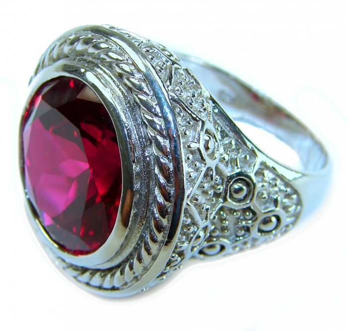 Passion Genuine 29.8 CARAT Red TOPAZ .925 Sterling Silver Large Statement Ring size 9 - Close-up of Passion 29.8 carat red topaz in .925 sterling silver ring
