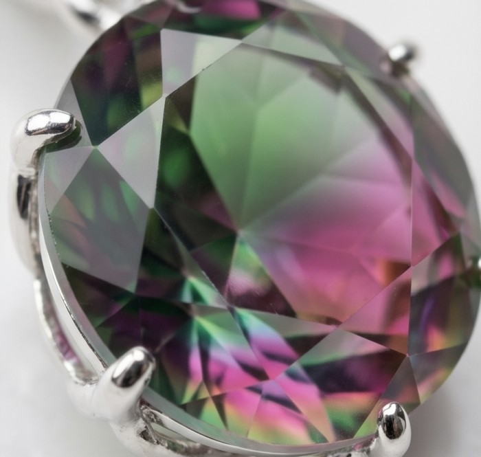5.2 carat oval cut Brazilian Tourmaline .925 Sterling Silver Perfectly handcrafted pendant - Close-up of 5.2 carat oval cut Brazilian Tourmaline in sterling silver.