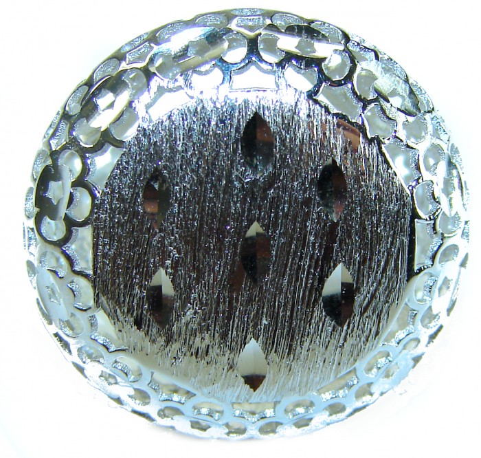 Casablanca Italy made .925 Sterling Silver brilliantly handcrafted ring s. 7 1/4 - Close-up of Casablanca Italy .925 sterling silver decorative ring