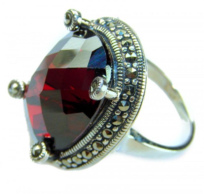 Wonderland Natural 29.4 carat Garnet Marcasite .925 Sterling Silver handmade Large Statement Ring size 8 - Close-up of Wonderland Garnet Marcasite Sterling Silver Ring