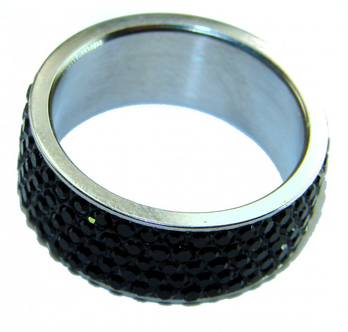 Most incredible 7.5 carat black Spinel .925 Sterling Silver handmade Cocktail Ring s. 7 - Top view of black spinel ring with sterling silver band.