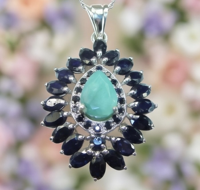 Amazonia - 18.8 carat Colombian Emerald .925 Sterling Silver handmade Statement pendant - Emerald pendant close-up, Colombian emerald in sterling silver setting.