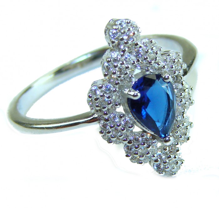 Born to Glam 2.2 carat natural Sapphire .925 Sterling Silver Perfectly handcrafted Ring s. 9 - Close-up of Born to Glam sapphire ring in sterling silver.