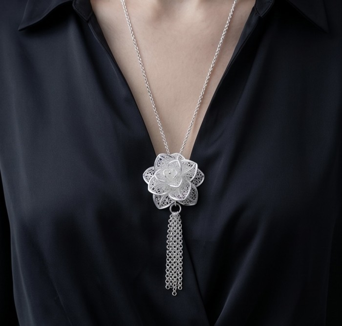 Silver Rose Vintage style Luxurious fashion Sterling Silver Necklace - photo 1