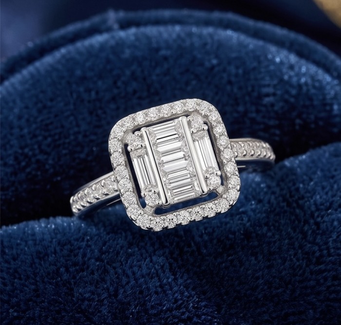 Art Deco Luxurious 6.5 carat White Topaz .925 Sterling Silver ring size 7 - Close-up of Art Deco white topaz ring in sterling silver.