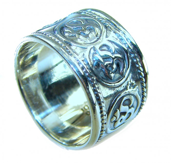 Mantra Large and Solid Bali made .925 Sterling Silver ring size 6 3/4 - Side view of Bali-made .925 sterling silver ring with mantra design