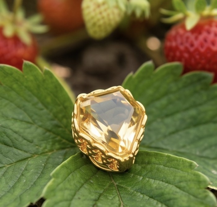 Costa del Sol Authentic 23.8 carat Lemon Quartz 18K Gold over .925 Sterling Silver handmade Ring s. 10 - Lemon quartz ring on leaf, close-up with strawberries in background