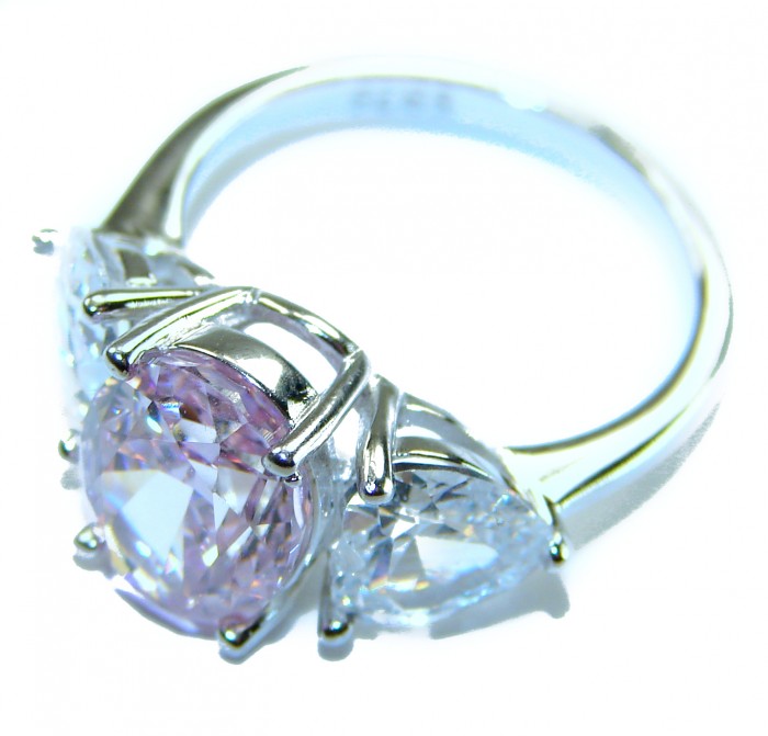 Real Diva oval cut Pink Kunzite .925 Silver handcrafted Cocktail Ring s. 7 - Close-up of pink Kunzite ring with silver setting.