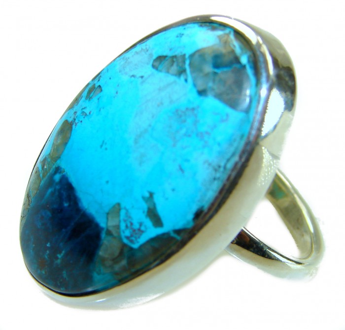 Authentic Parrot's Wing Chrysocolla .925 Sterling Silver handcrafted ring size 8 adjustable - Close-up of Parrot's Wing Chrysocolla ring in .925 Sterling Silver.