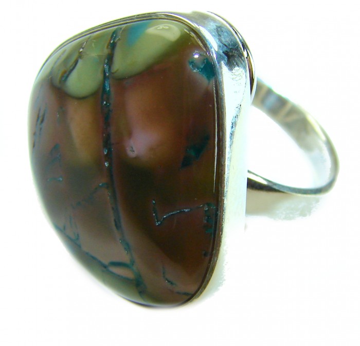 Authentic Morrisonite .925 Sterling Silver handcrafted ring size 8 adjustable - Close-up of Morrisonite ring in .925 Sterling Silver.