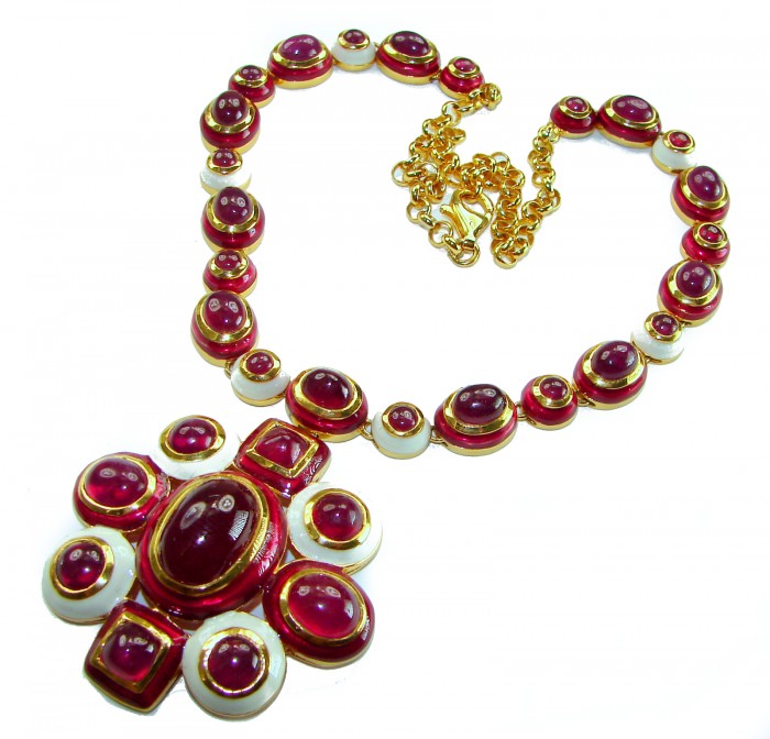 Outstanding - Red Rose - Authentic Kashmir 155.8 carat Ruby Enamel 18K Gold over .925 Sterling Silver handcrafted Station necklace - Gold-chain ruby necklace with red stones, top-down view.