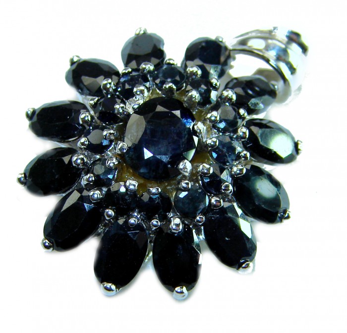 Melody - Vintage Design 10.4 CARAT Sapphire .925 Sterling Silver handcrafted Pendant - Close-up of vintage sapphire pendant with sterling silver setting.