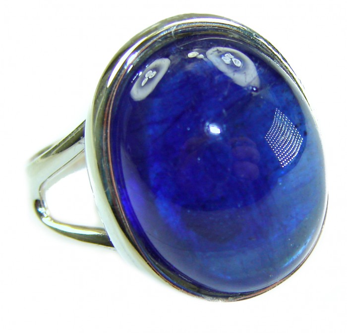 Precious Sapphire - authentic 25.2 carat Sapphire .925 Sterling Silver Eternity Ring size 9 - Close-up of a 25.2 carat sapphire ring in .925 silver setting.