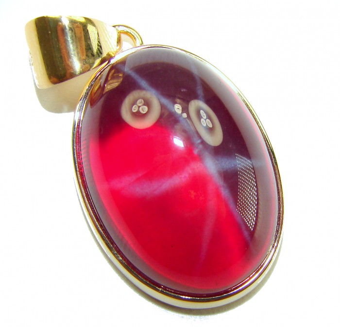 Francesca- authentic 29.5 carat Star Ruby 18K Gold over .925 Sterling Silver handcrafted Pendant - Close-up of Francesca 29.5 carat Star Ruby pendant in 18K Gold.