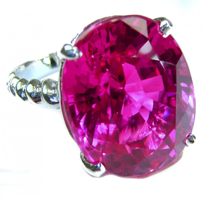 Blooming Beauty oval cut 28.8 carat Pink Sapphire .925 Silver handcrafted Cocktail Ring s. 5 1/4 - Close-up of 28.8 carat oval cut pink sapphire ring on white background