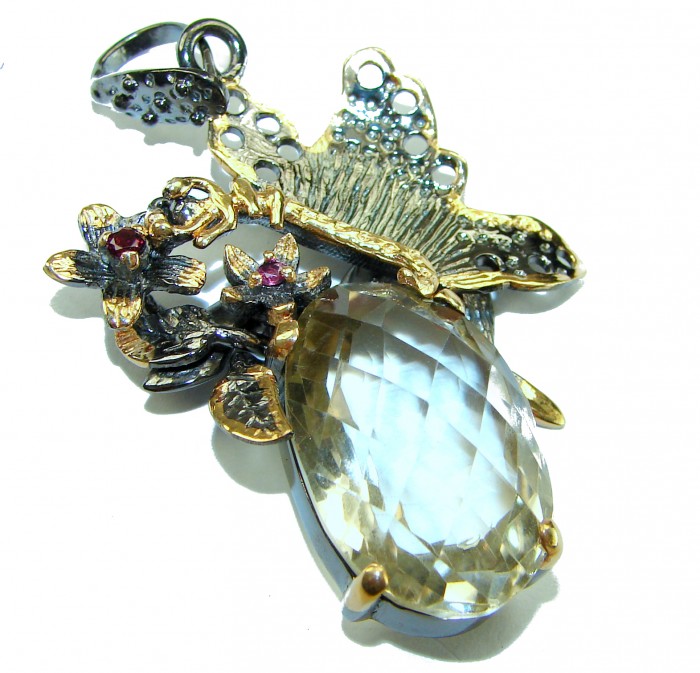 Dramatic design - Green Ivy 21.5 carat Green Amethyst - Prasolite .925 Sterling Silver dipped in black rhodium handcrafted pendant - Elegant pendant with green amethyst and floral details, close-up view.