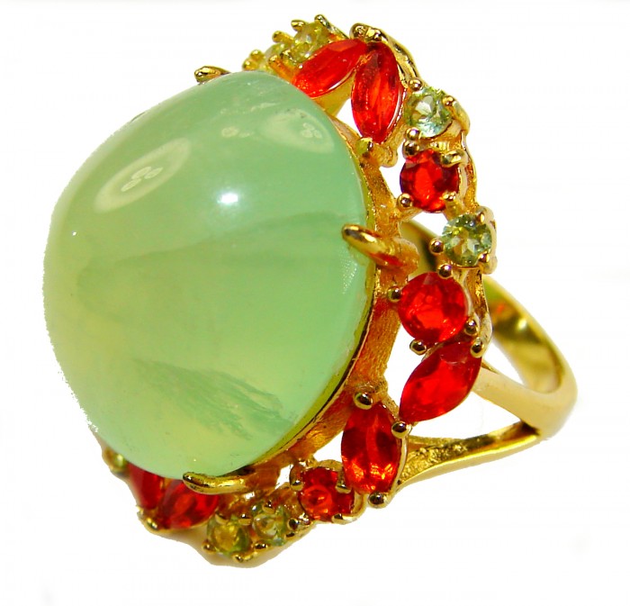 Vintage Style Best quality 27.8 carat Prehnite 18K Gold over .925 Sterling Silver handcrafted Ring Size 6 - Close-up of vintage style prehnite ring with red accents, side view.