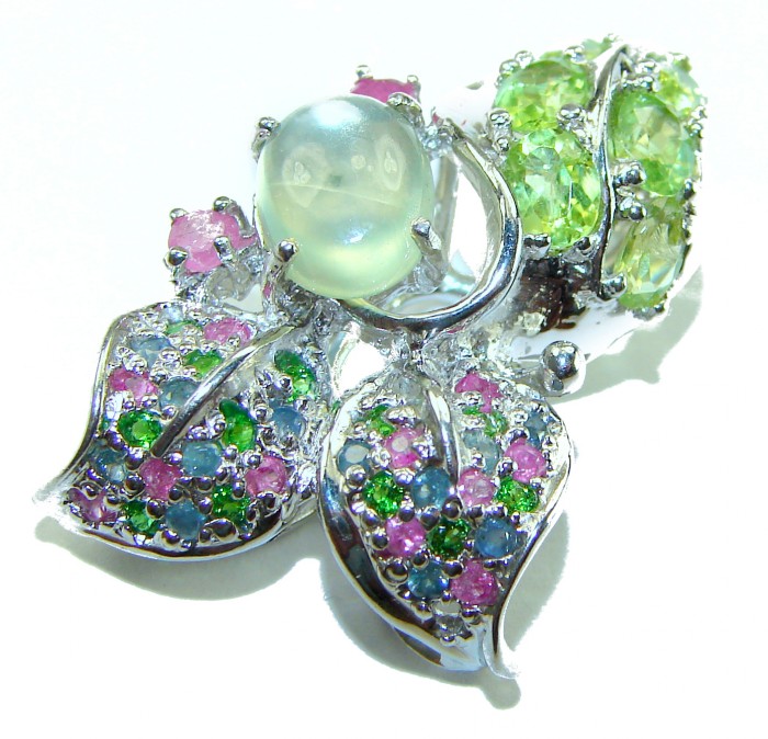 Wise Bliss Authentic 8.6 carat Prehnite Emerald Sapphire Ruby .925 Sterling Silver handmade Pendant - Close-up of Wise Bliss 8.6 carat Prehnite Emerald Sapphire Jewelry