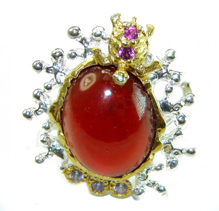 Crimson Fire 22.5 carat Red Garnet 2 tones .925 Sterling Silver handcrafted ring; s. 8 - Close-up of Crimson Fire Red Garnet ring with intricate detailing