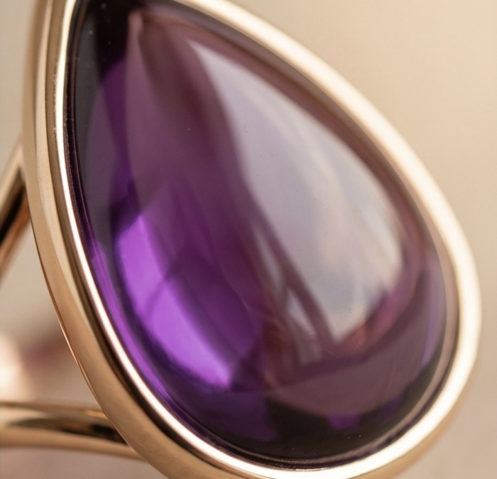 Top quality 24.4 carat Amethyst .925 Sterling Silver dipped in 18K Gold Handcrafted Large Ring size 8 - Close-up of top quality 24.4 carat amethyst in sterling silver setting.