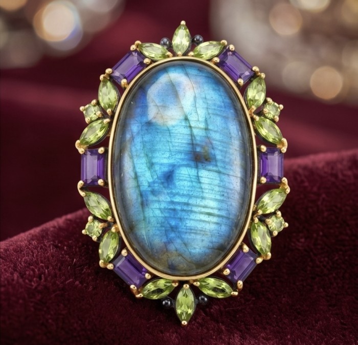 Large - Excellent quality Labradorite black rhodium over .925 Sterling Silver handcrafted Brooch - Close-up of labradorite ring with purple and green gemstones.