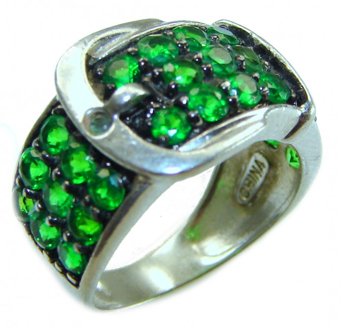 Green Belt 10.2 CARAT Chrome Diopside .925 Sterling Silver Statement Ring s. 5 - Chrome Diopside buckle ring close-up, sterling silver setting