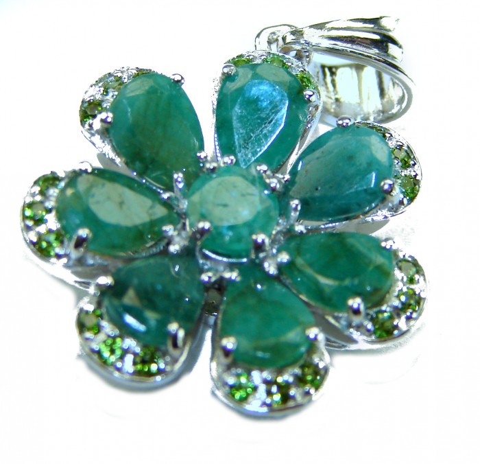 Amazonia - 18.8 carat Colombian Emerald .925 Sterling Silver handmade Statement pendant - Emerald gemstone flower pendant, top view, .925 sterling silver setting
