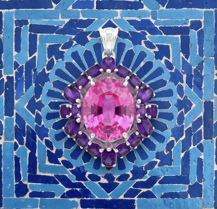 Tiffany Incredible oval cut 20.4 carat Pink Sapphire Amethyst .925 Sterling Silver handcrafted pendant - Close-up of Tiffany pendant with pink sapphire and purple stones.