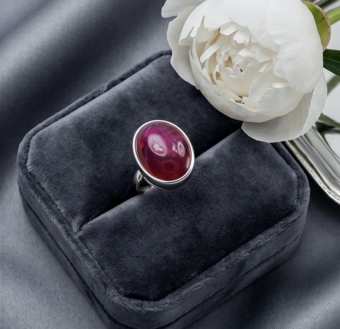 Bella Rosa Genuine 10.5 CARAT Star Ruby rhodium over .925 Sterling Silver Statement Ring size 6 - Ring with ruby stone on velvet box, top view