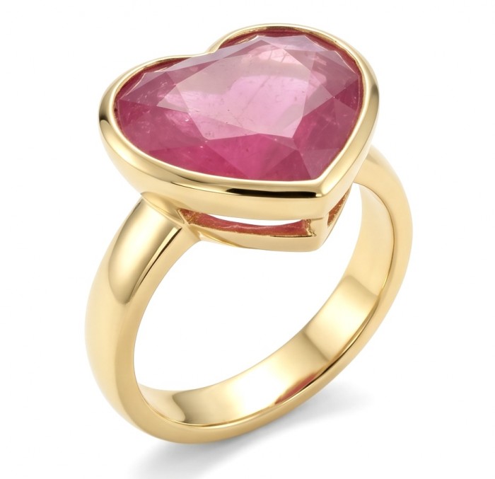 Always on my Mind Natural heart shape 22.7 carat Ruby .925 Sterling Silver dipped in 22K Gold handmade Statement Ring size 8 - Side view of heart-shaped ruby ring with gold band.