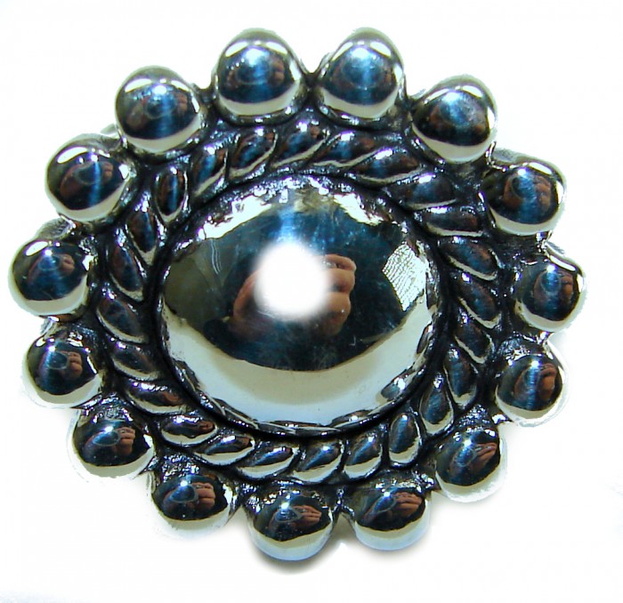 Perfection - Bali made .925 Sterling Silver handcrafted Ring s. 7 - Top view of handcrafted .925 Sterling Silver Bali ring with ornate details.